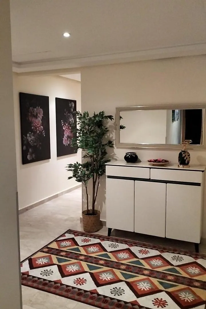 Beautiful, Great Equipped 122 M Holiday Apartment Near Majorelle Garden And Gueliz With Pool Views And A Large Balcony And Terrace Marrakesh Marruecos