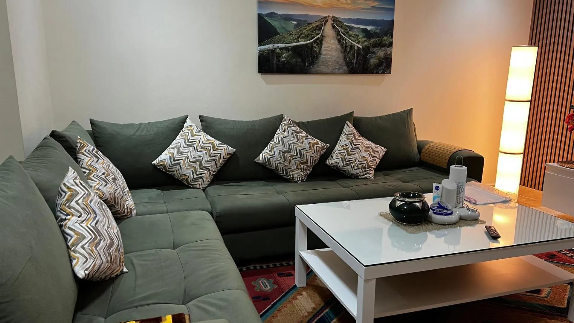 Beautiful, Great Equipped 122 M Holiday Apartment Near Majorelle Garden And Gueliz With Pool Views And A Large Balcony And Terrace Marrakesh Marruecos