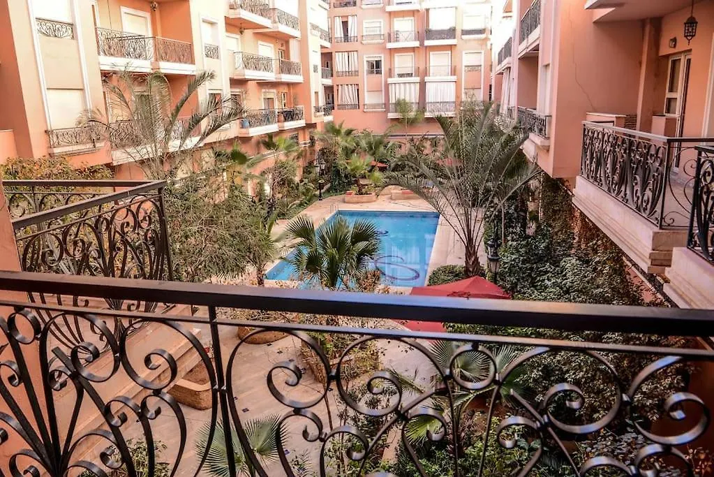 Beautiful, Great Equipped 122 M Holiday Apartment Near Majorelle Garden And Gueliz With Pool Views And A Large Balcony And Terrace マラケシュ