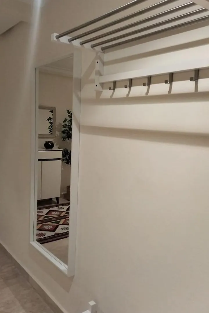 Beautiful, Great Equipped 122 M Holiday Apartment Near Majorelle Garden And Gueliz With Pool Views And A Large Balcony And Terrace マラケシュ