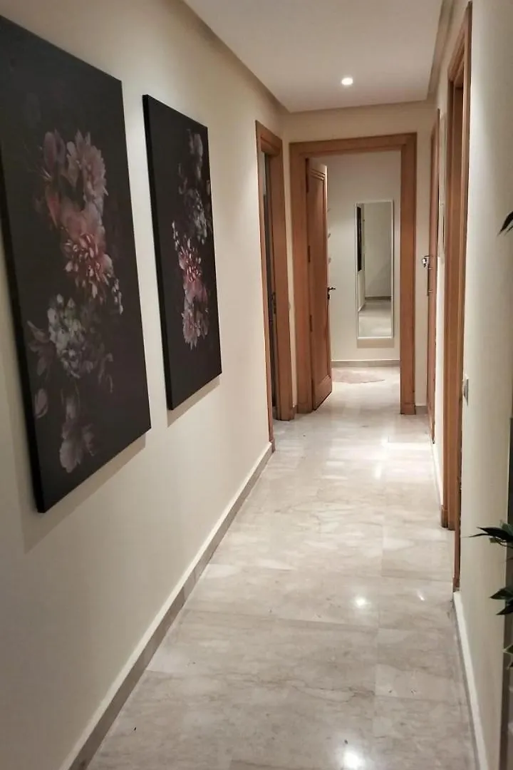 Beautiful, Great Equipped 122 M Holiday Apartment Near Majorelle Garden And Gueliz With Pool Views And A Large Balcony And Terrace マラケシュ