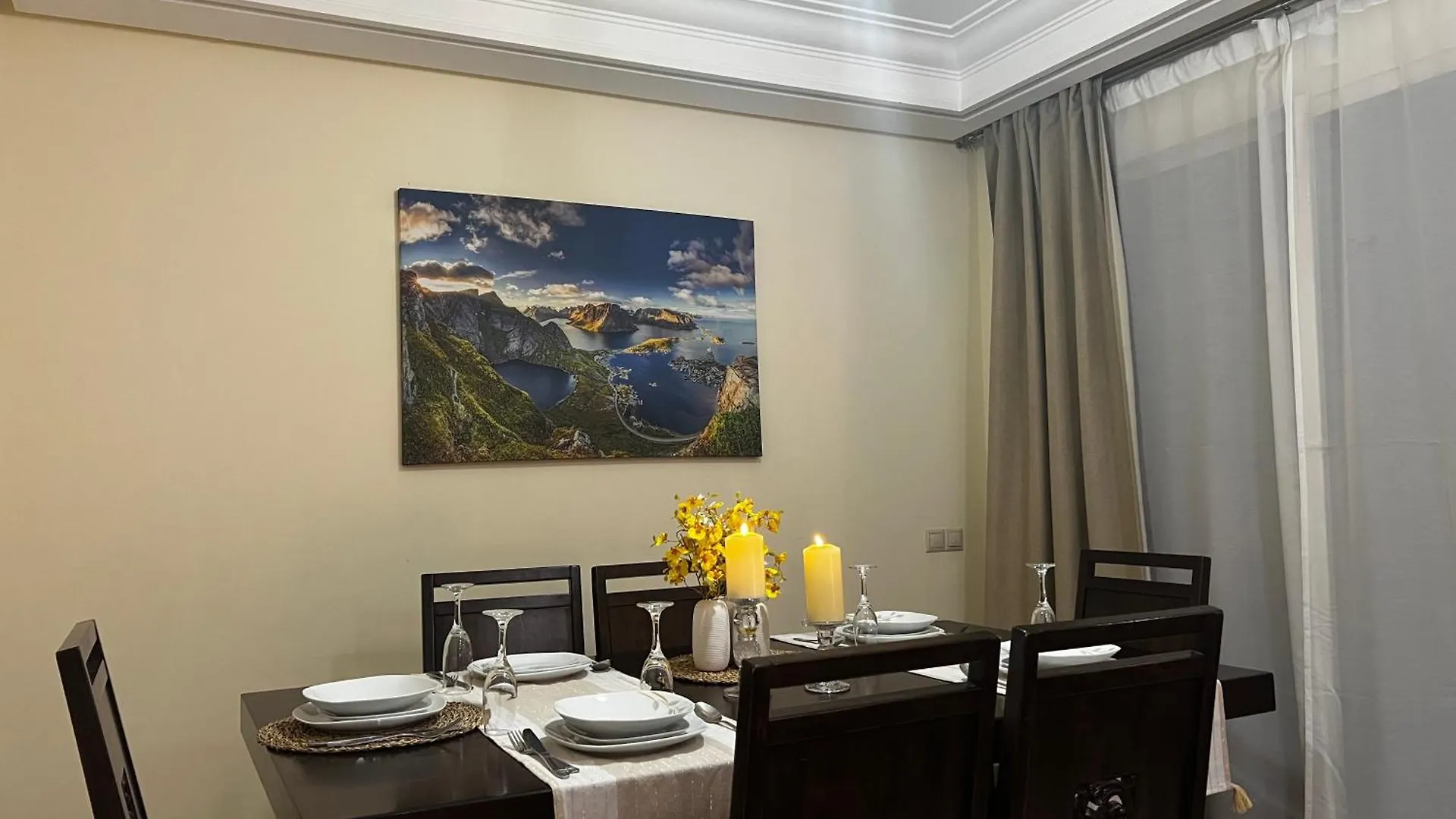 Beautiful, Great Equipped 122 M Holiday Apartment Near Majorelle Garden And Gueliz With Pool Views And A Large Balcony And Terrace マラケシュ