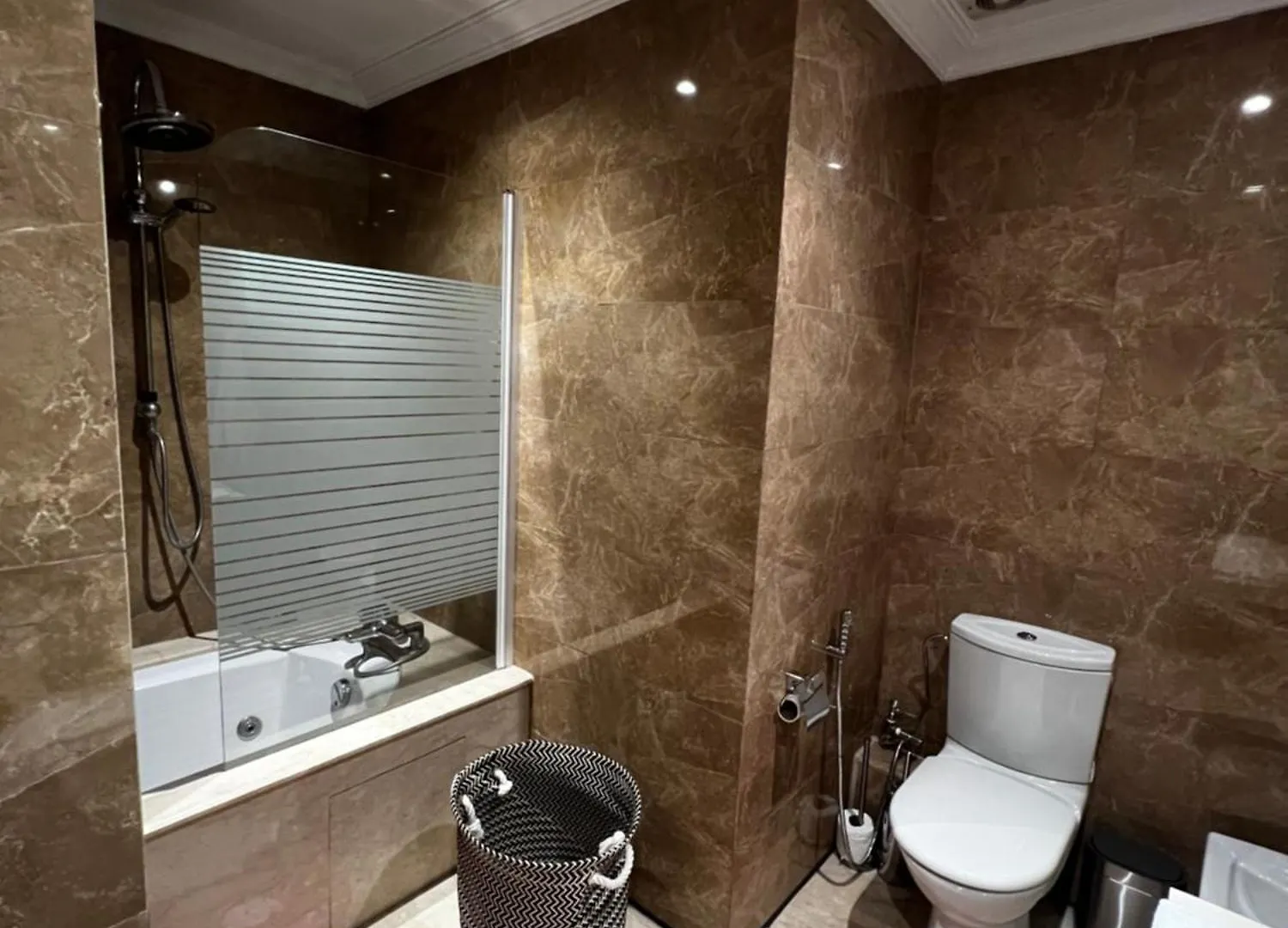 Beautiful, Great Equipped 122 M Holiday Apartment Near Majorelle Garden And Gueliz With Pool Views And A Large Balcony And Terrace マラケシュ